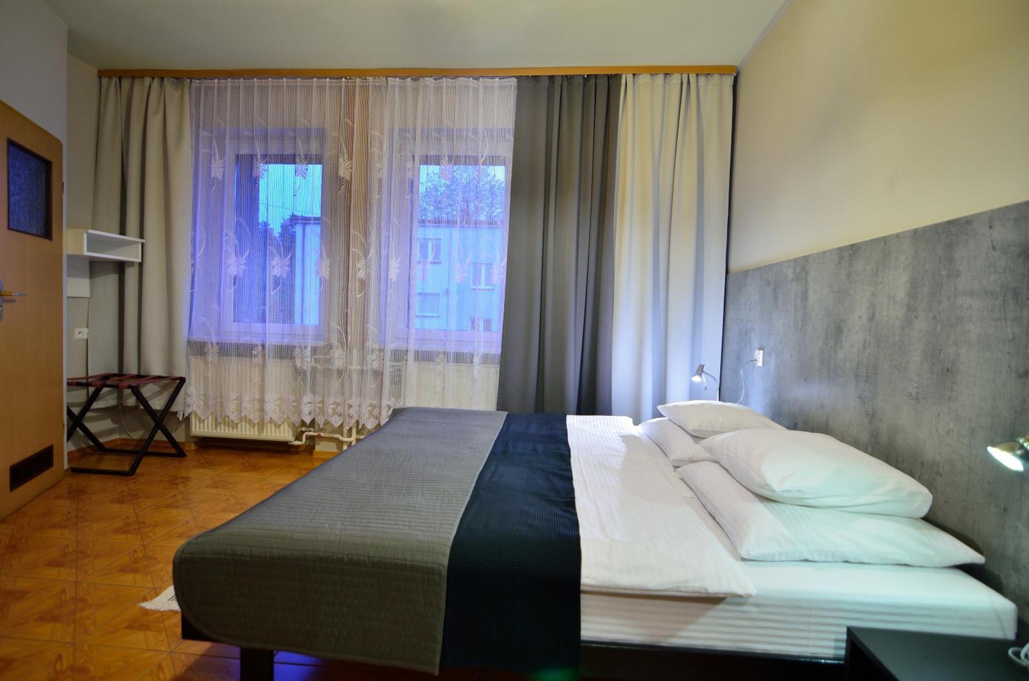 Hotel Gracja Kuznia Raciborska Exteriör bild